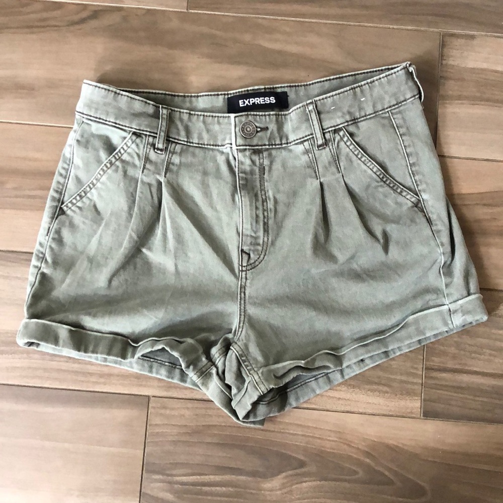Express pleated high rise mom shorts
